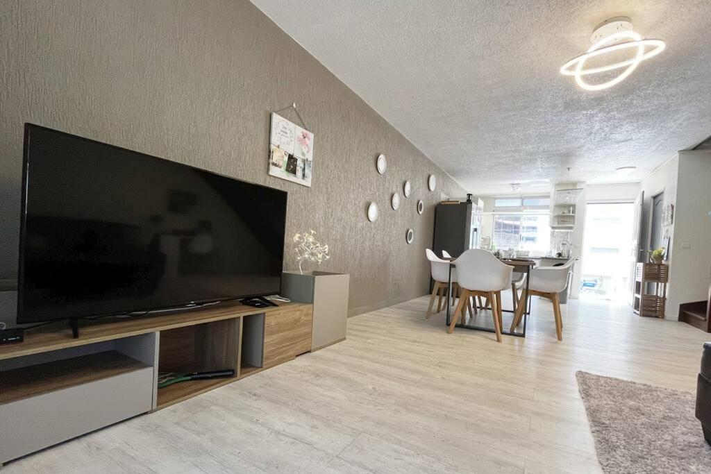 Heipoe Lodge - 6 Min Airport, Wifi, Ac & Parking Papeete  Exteriör bild