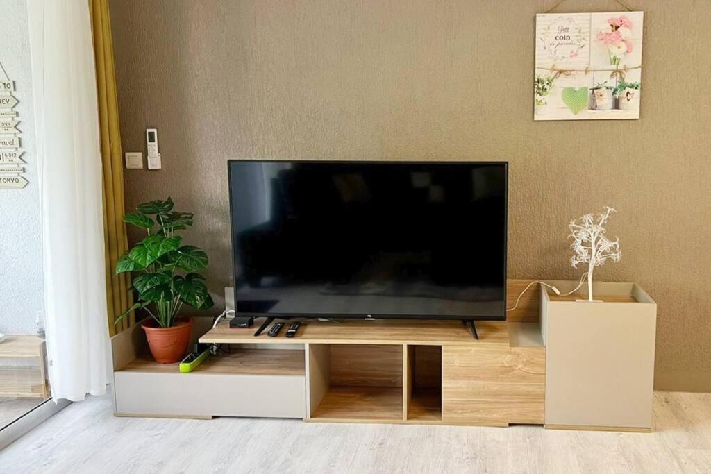 Heipoe Lodge - 6 Min Airport, Wifi, Ac & Parking Papeete  Exteriör bild